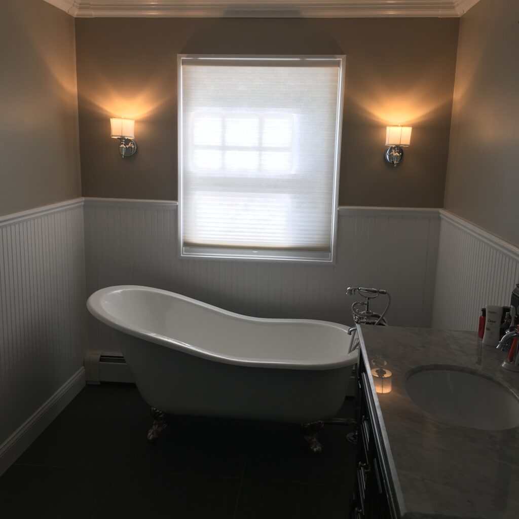 Bathroom, wainscoting, lighting, blinds